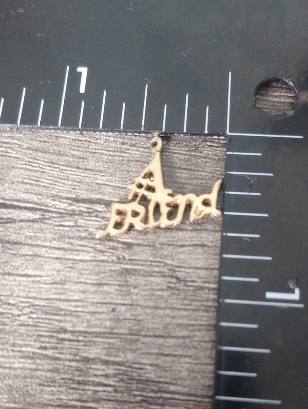 1 Number One Friend' Script Pendant - P256 - Picture 2 of 2